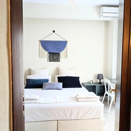 Holiday home Blue House 30m From The With Sea View *
