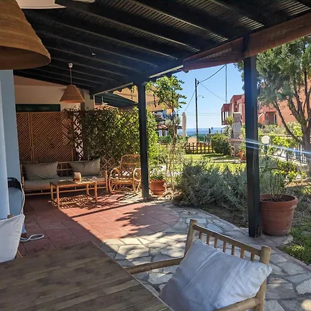 Holiday home Blue House 30m From The With Sea View *