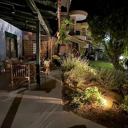 Vakantiehuis Blue House 30m From The With Sea View Nikiti (Sithonia)