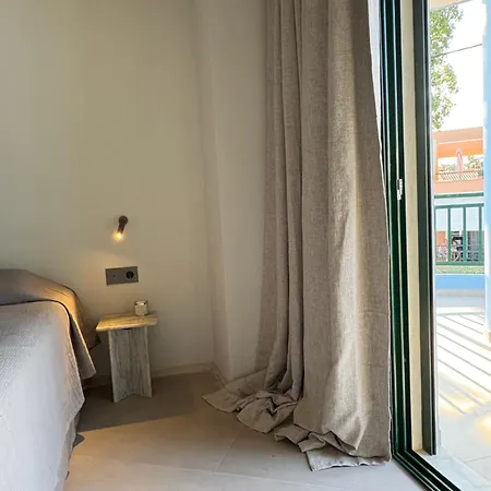 Blue House 30m From The With Sea View Vakantiehuis *
