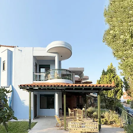 Blue House 30m From The With Sea View *