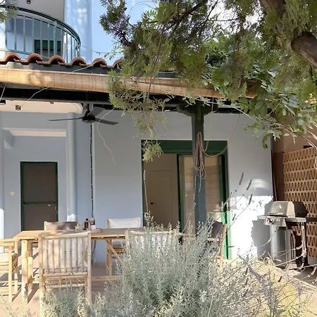Blue House 30m From The With Sea View Ferienhaus Nikiti (Sithonia)