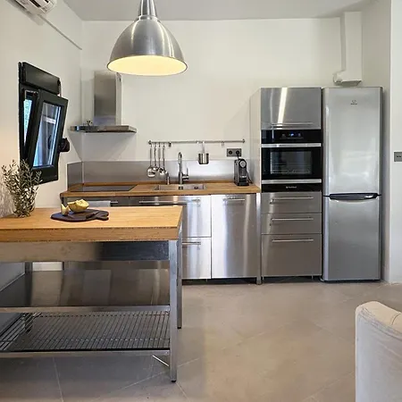 Blue House 30m From The With Sea View Feriehus Nikiti (Sithonia)