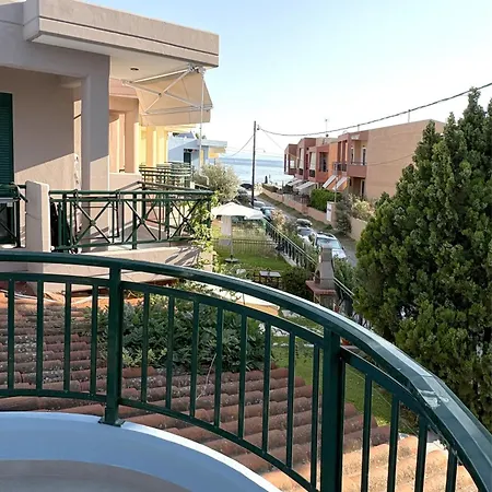 Blue House 30m From The With Sea View Ferienhaus Nikiti (Sithonia)