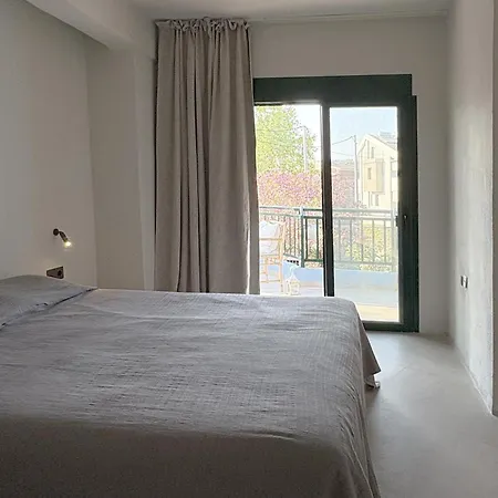 Blue House 30m From The With Sea View Ferienhaus Nikiti (Sithonia)