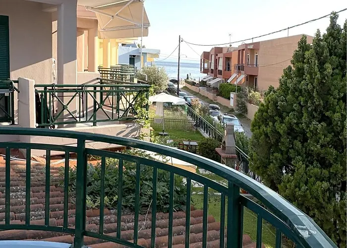 Blue House 30m From The With Sea View Hébergement de vacances Nikiti (Sithonia)